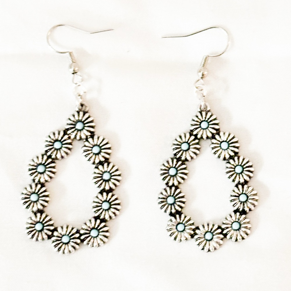 Turquoise flower earrings